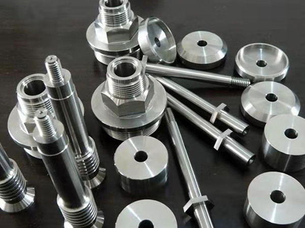 自动化零配件加工